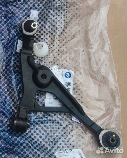 Волга Сайбер,Стратус,Себринг рычаг нижний новый