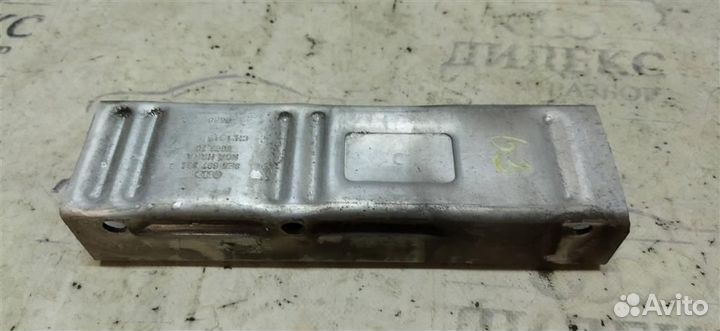 Кронштейн усилителя заднего бампера правый Audi A