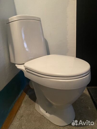 Продам унитаз с бачком б/у