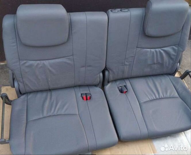Продажа сидений автомобиля