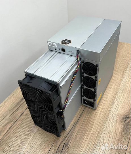 Асик AntMiner Z15 PRO 840k