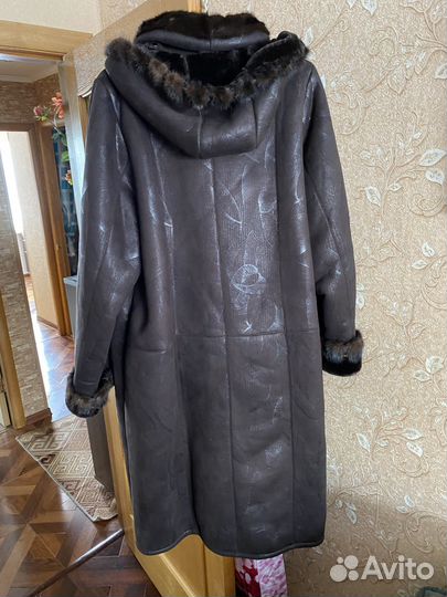Дубленка натуральная женская с капюшоном