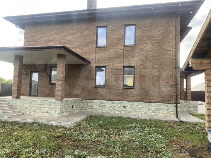 Коттедж 272 м² на участке 11,2 сот.