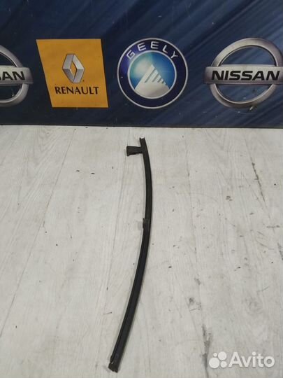 Направляющая стекла Geely emgrand EC7 Лев