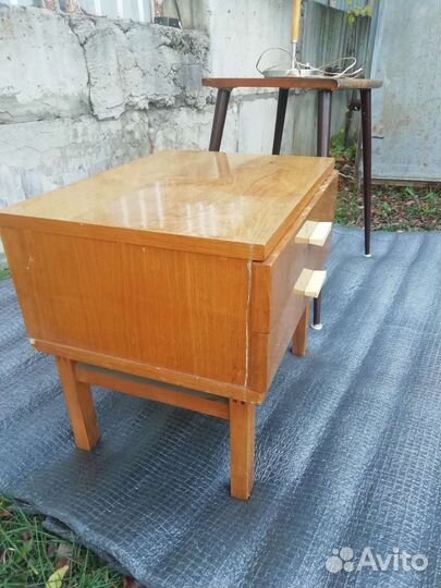 Тумба прикроватная