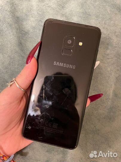 Samsung Galaxy A8 (2018), 4/32 ГБ