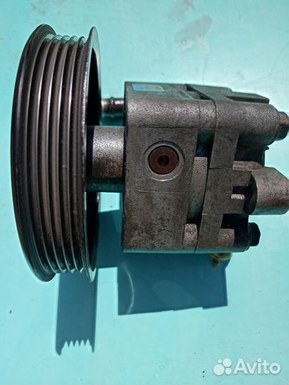 Насос гидроусилителя Suzuki Grand Vitara 2.0 J20A