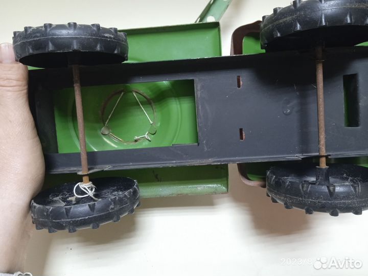 Машина. Автокран из металла советских времён