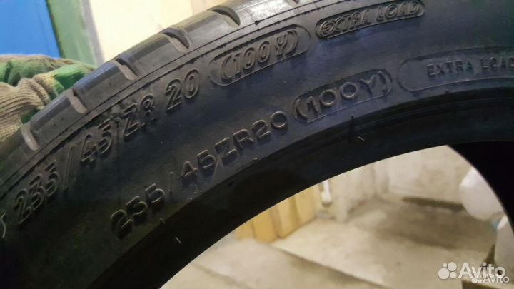 Michelin Pilot Super Sport 235/45 R20