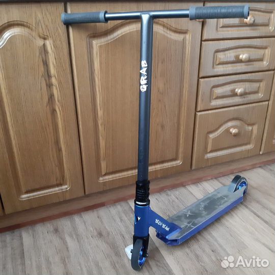 Трюковой самокат tech team