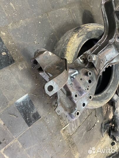 Ford focus 1 подрамник передний