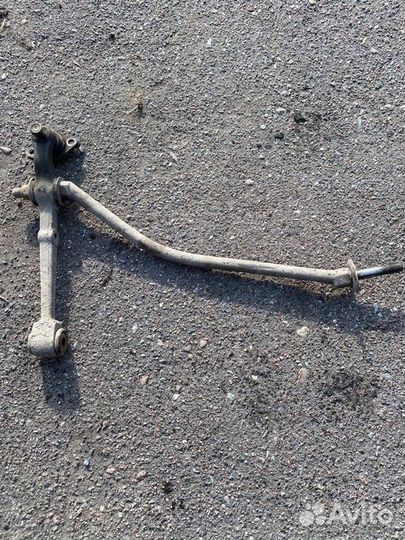 Рычаги подвески передний правый в сборе