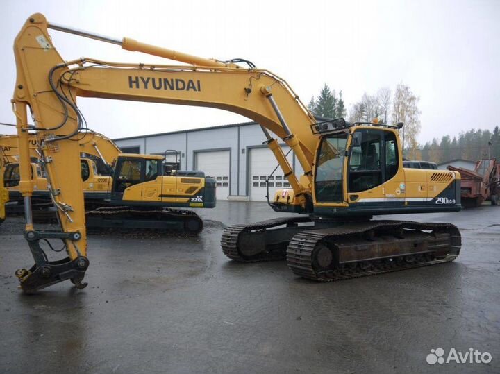 Hyundai 300 lc Стекло ветровое верхнее