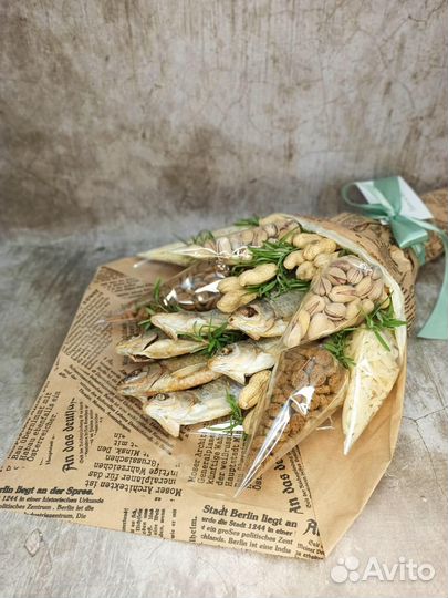 Букет с рыбой “Презент к пенному”