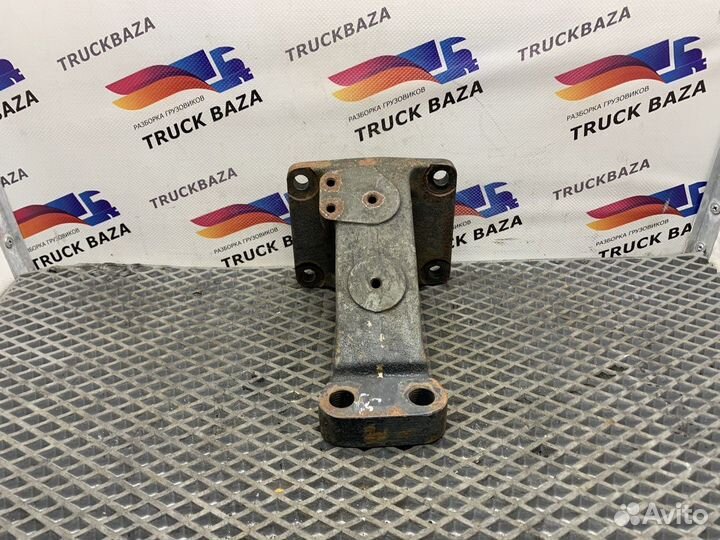 Кронштейн двигателя передний