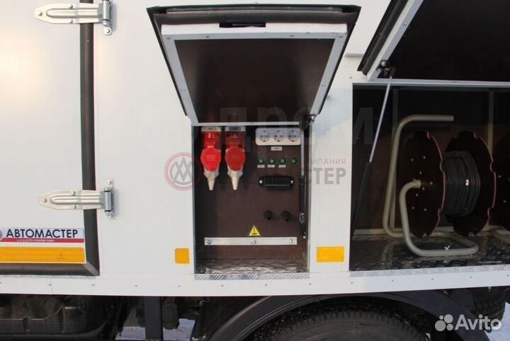 Парм на шасси электромобиля brock-75