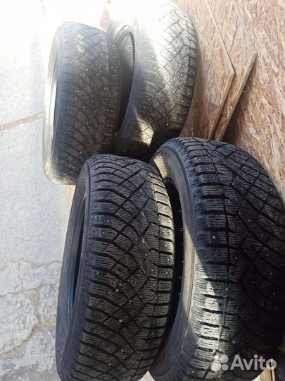 Nitto Therma Spike 225/65 R17