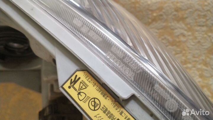 Фары для Toyota corolla verso