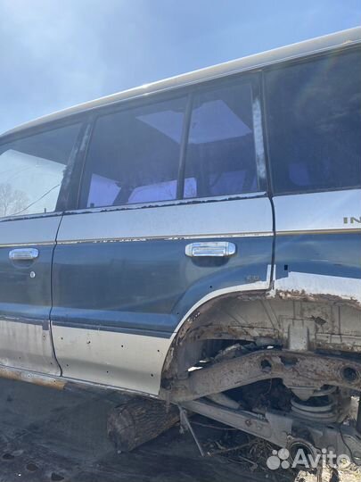 Двери на Паджеро