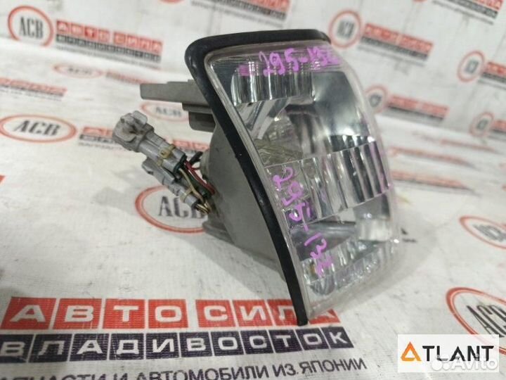 Габарит правый toyota crown