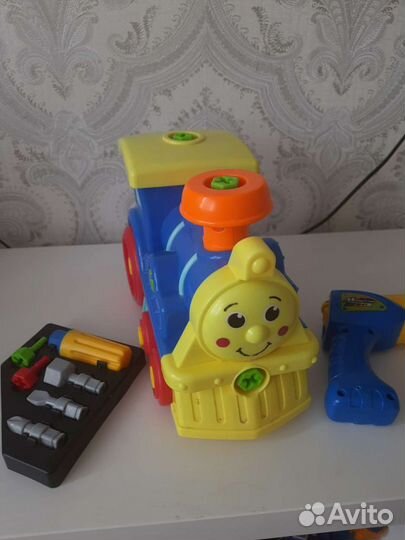 Паровоз ездиет, разборный с набором инструментов