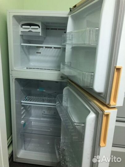 Холодильник двухкамерный Samsung No Frost
