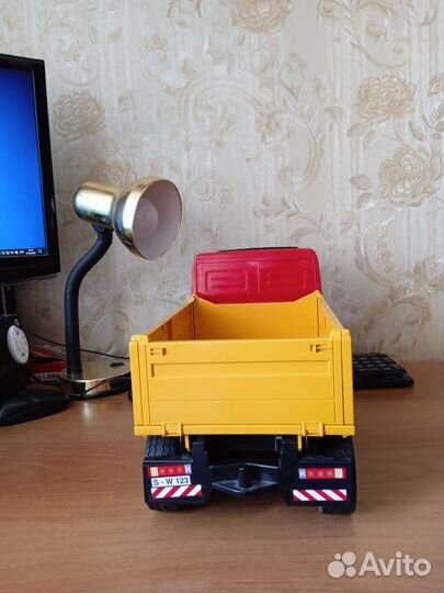 Игрушка грузовик