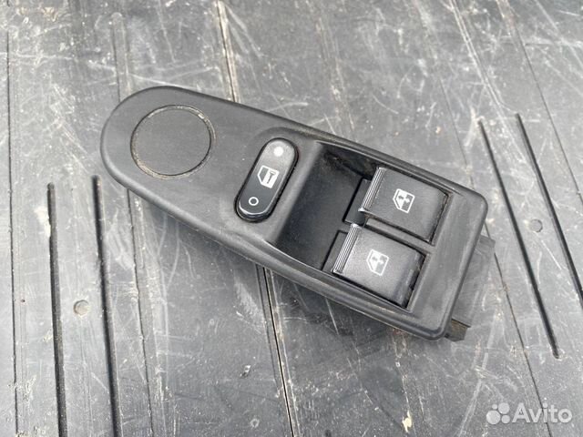 Блок управления стеклоподъемниками передний левый