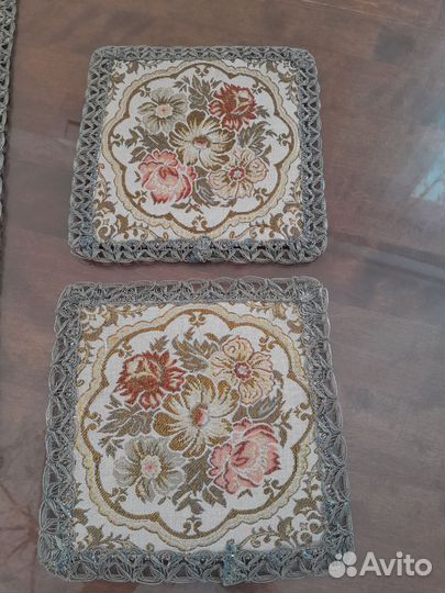 Комплект декоративных салфеток