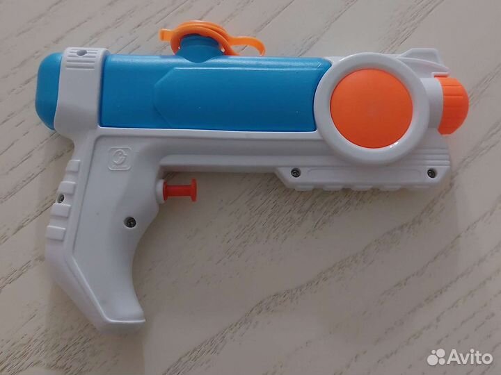 Водный пистолет