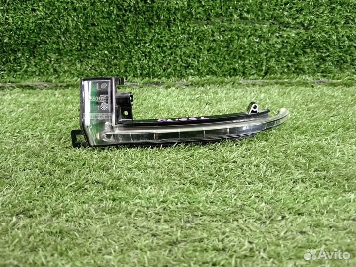 Повторитель поворота в зеркало левый VAG Audi A6 C