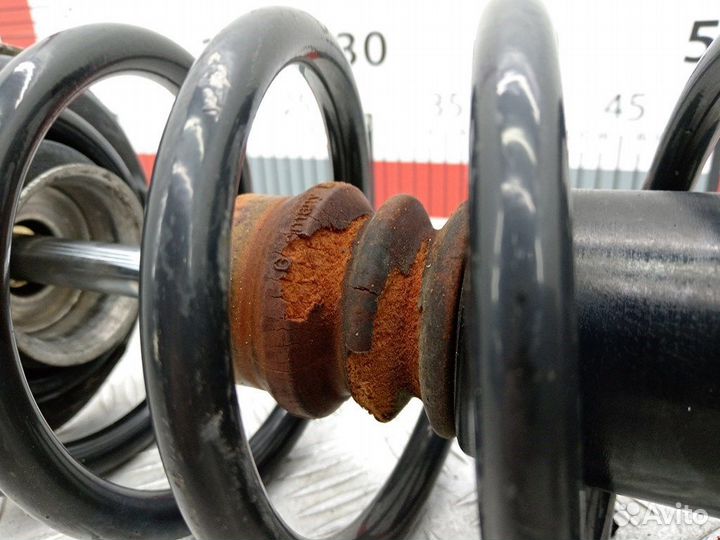 Стойка для Volkswagen Passat 5