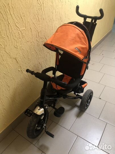 Трехколесный велосипед для малышей