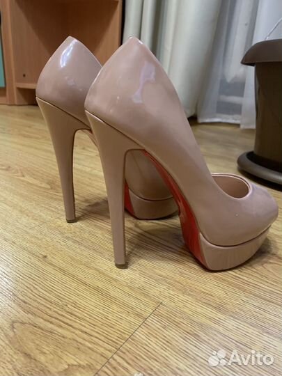 Туфли женские 38 размер бежевые