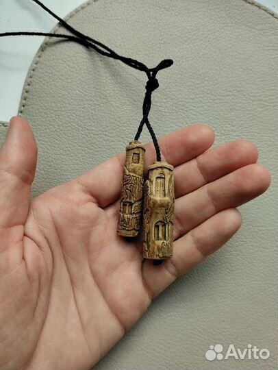 Деревянный кулон