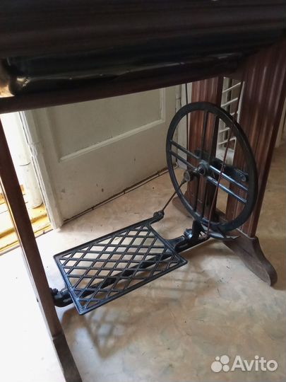 Швейная машина Панония