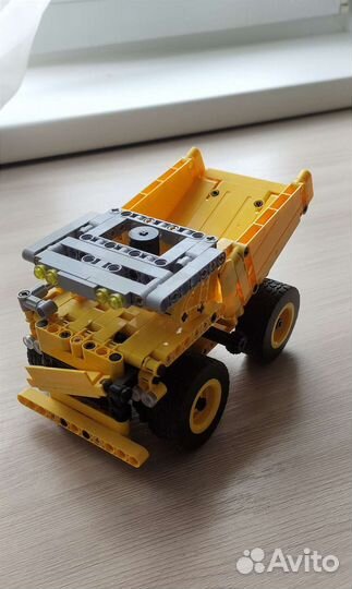 Сборная модель бульдозера