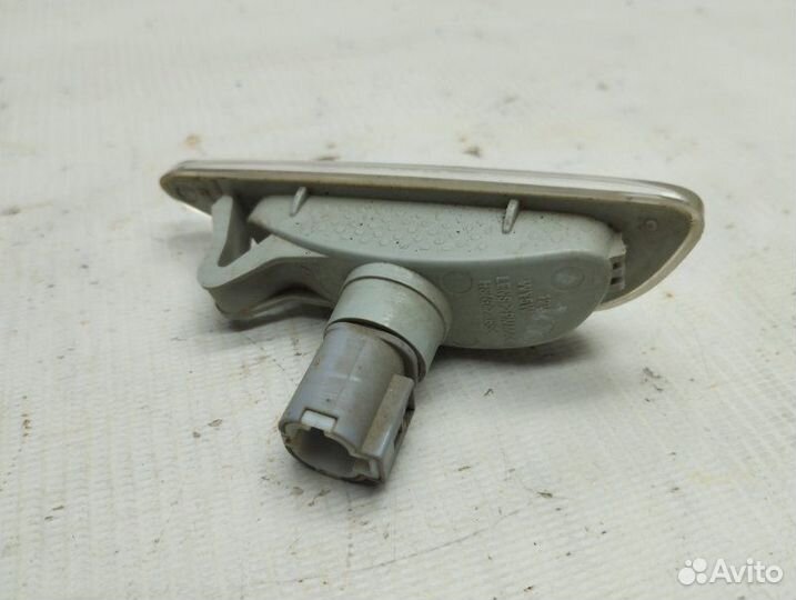 Повторитель поворота правый Hyundai Solaris седан