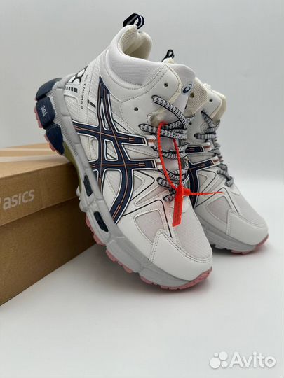 Кроссовки зимние