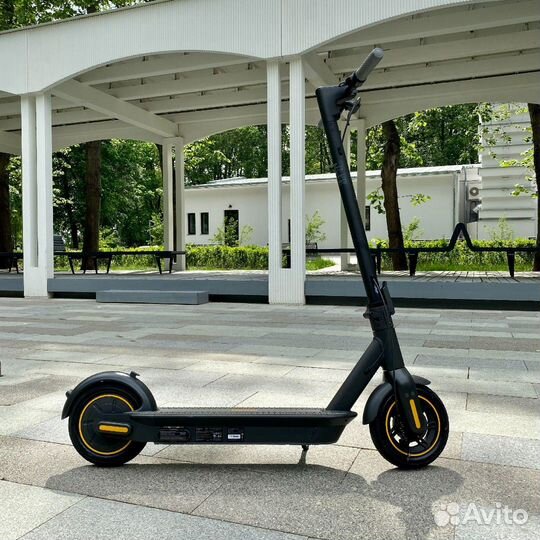 Электросамокат Ninebot kickscooter max g30p
