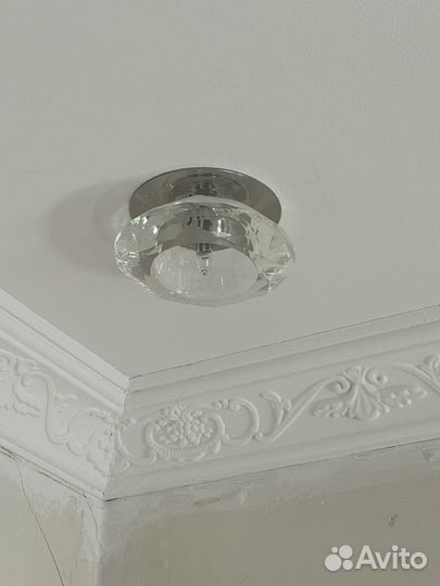 Светильник встраиваемый точечный