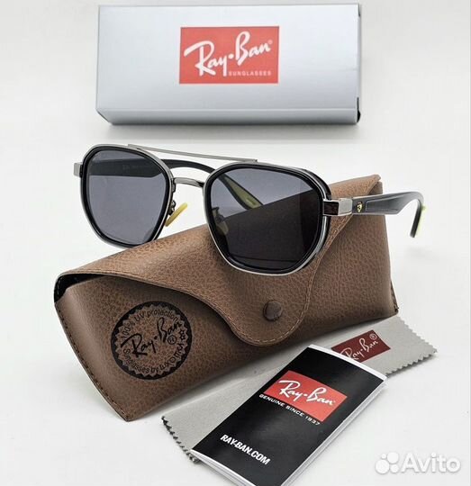 Солнцезащитные очки Ray Ban