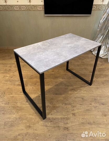 Компьютерный стол новый