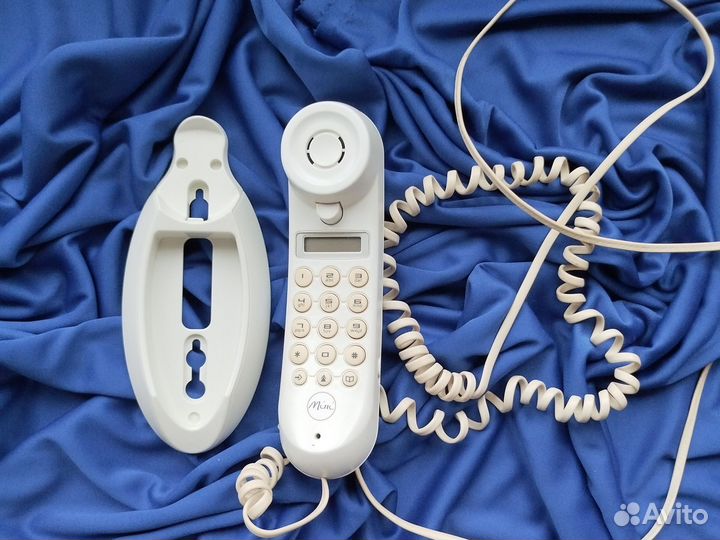 Кнопочный телефон проводной