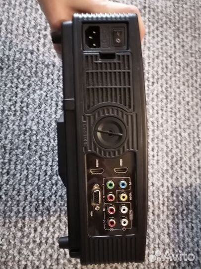 Проектор с экраном