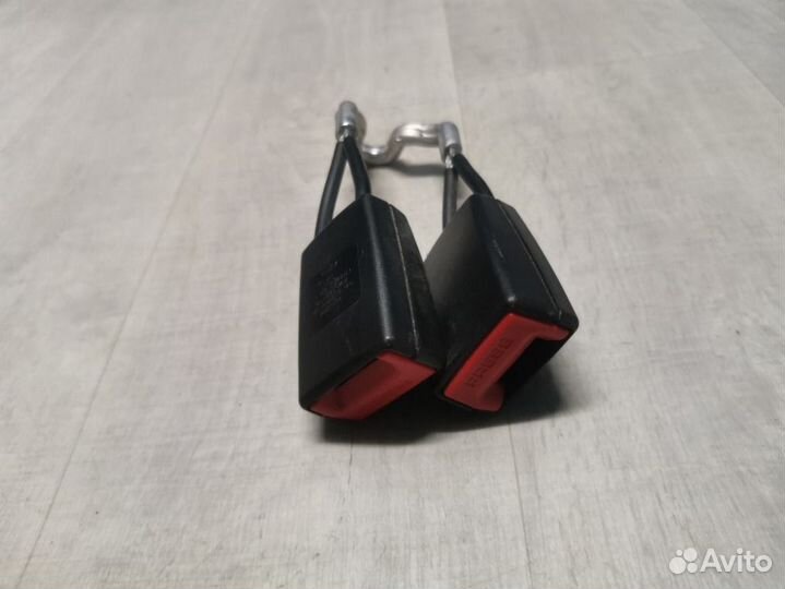 Замок ремня безопасности задний Skoda Fabia 2 1.2