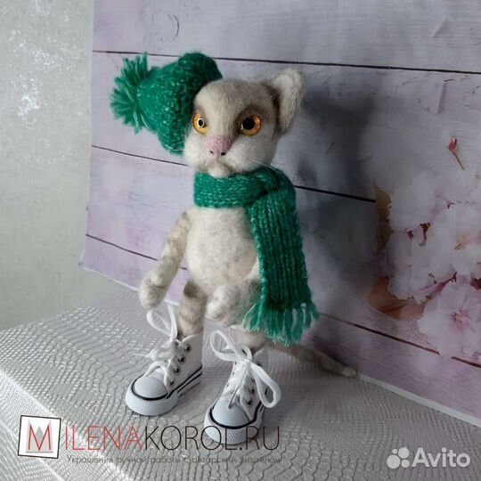 Котёнок валяная игрушка 25 см