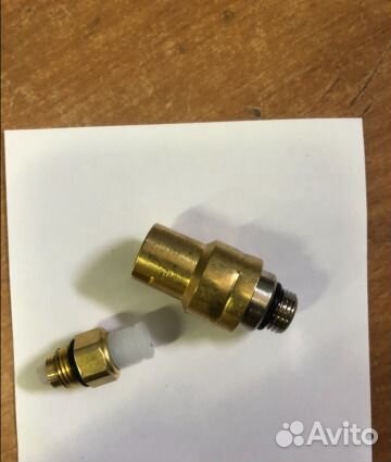 Клапан пневмобаллона Ауди A6 (C6)