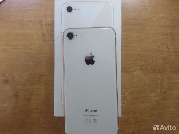 Телефон iPhone 8 64 gb