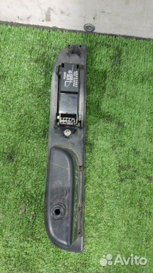 Кнопка стеклоподъемника задняя левая Mitsubishi